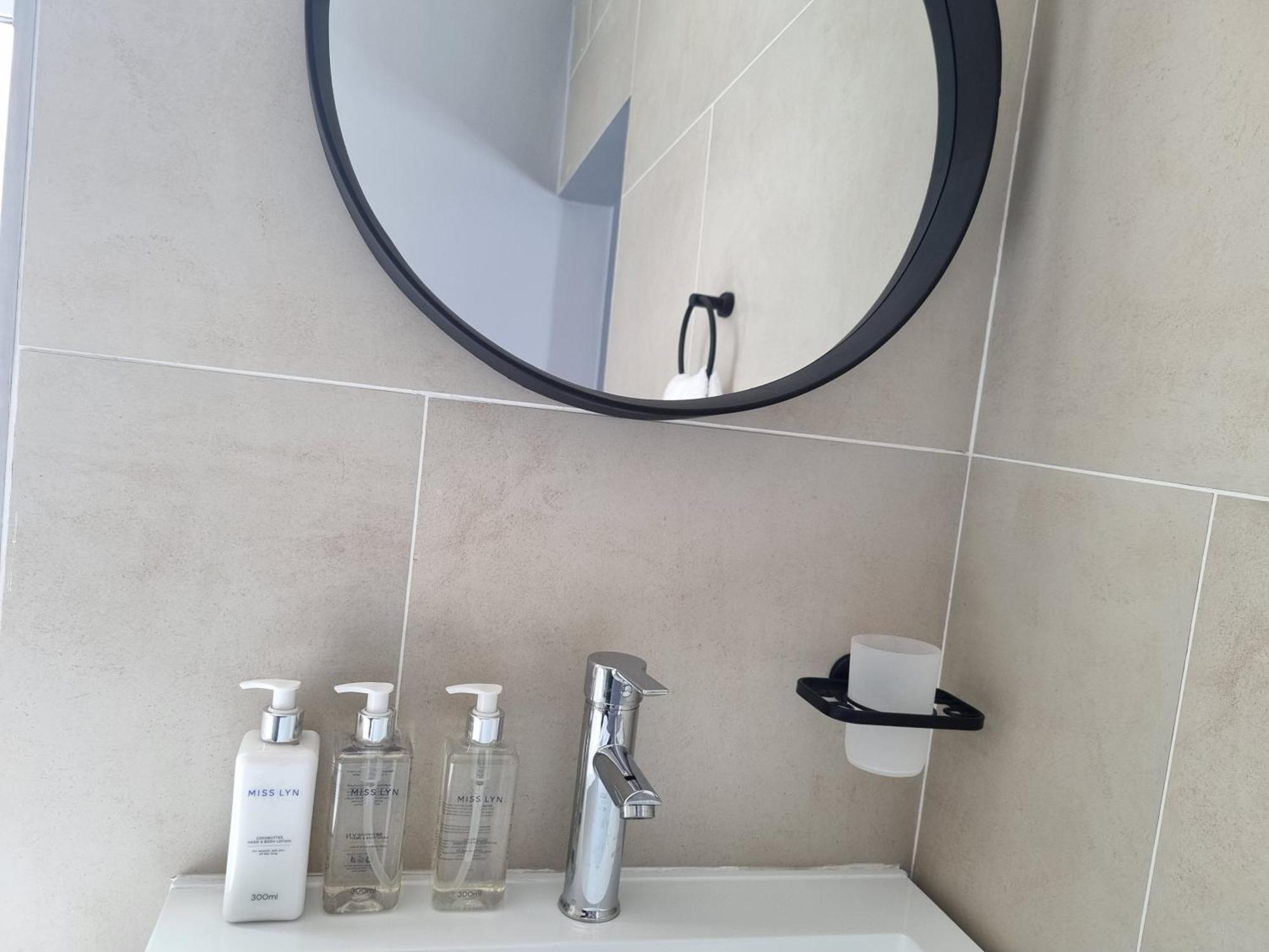 Inkantu Self-Catering Apartments ケープタウン エクステリア 写真